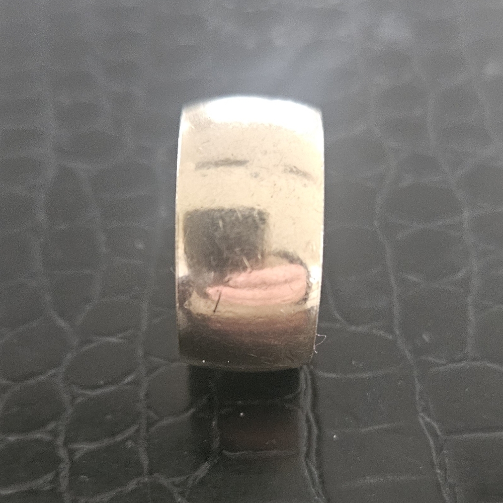 Elegant Gold Women's Ring - Picture 5 of 6